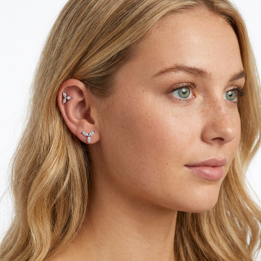 Piercing con tre zirconi in acciaio chirurgico 316L - Piercing per lobo, helix, forward helix, conch, flat, tragus