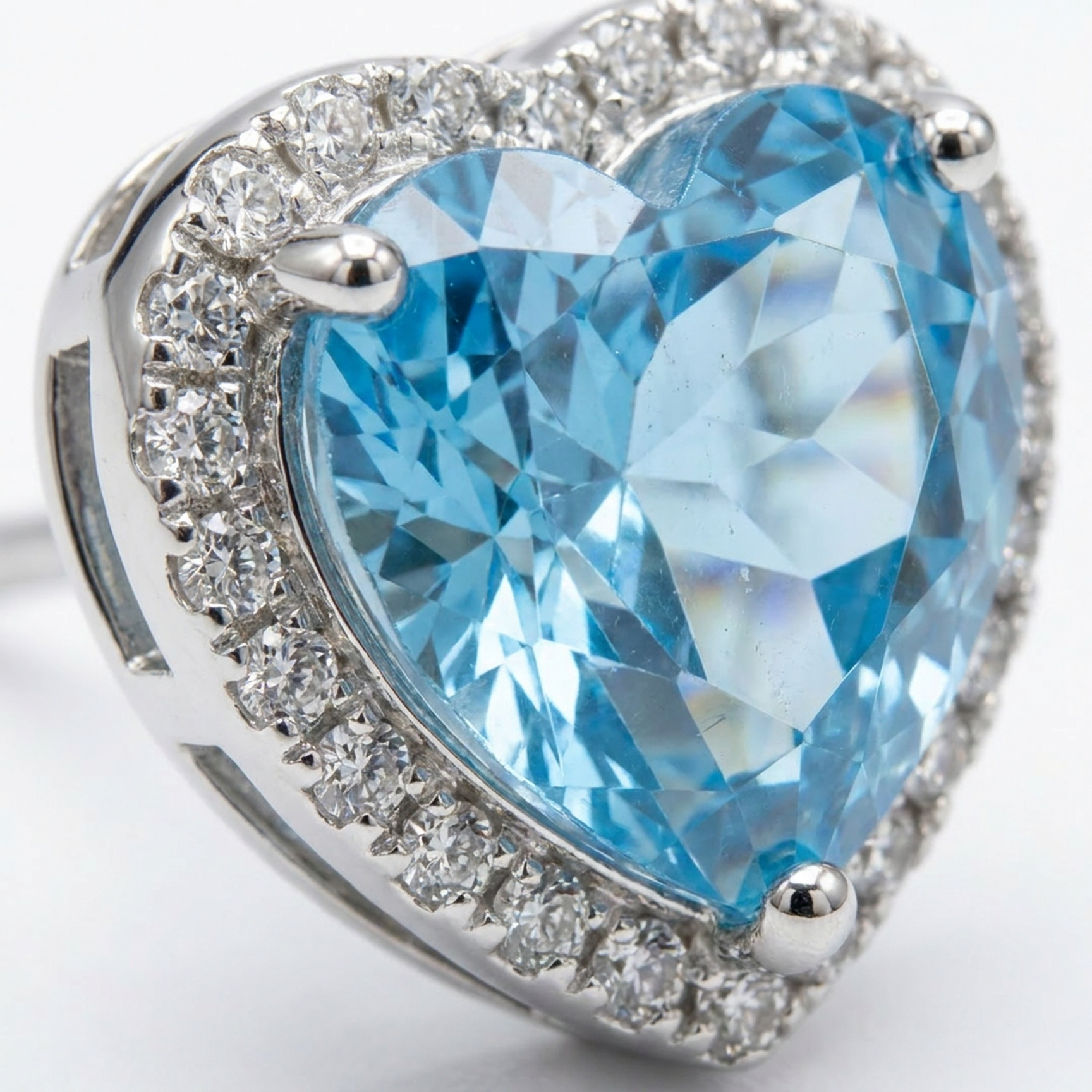Brillantino a forma di cuore con zircone azzurro in Argento 925 - Orecchino per lobo