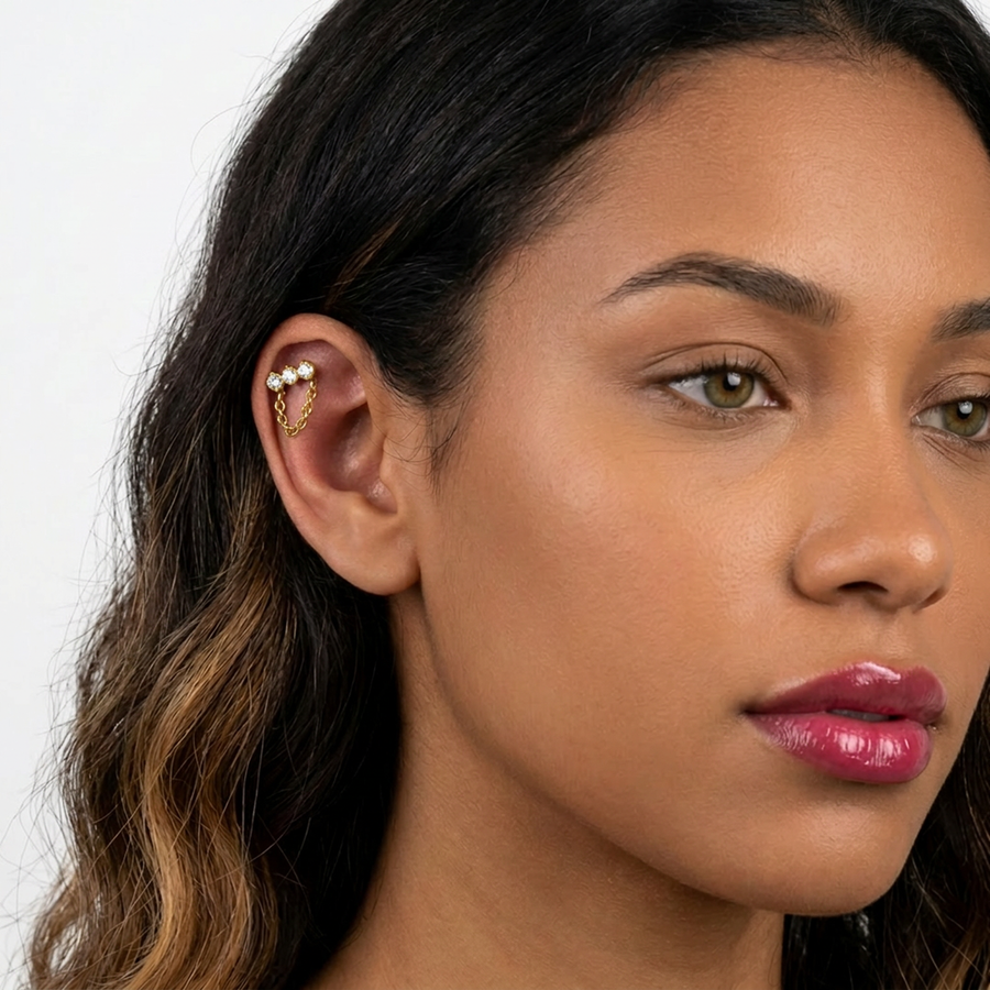 Piercing con tre zirconi e catena pendente in Acciaio Chirurgico 316L - Piercing per lobo, helix, flat