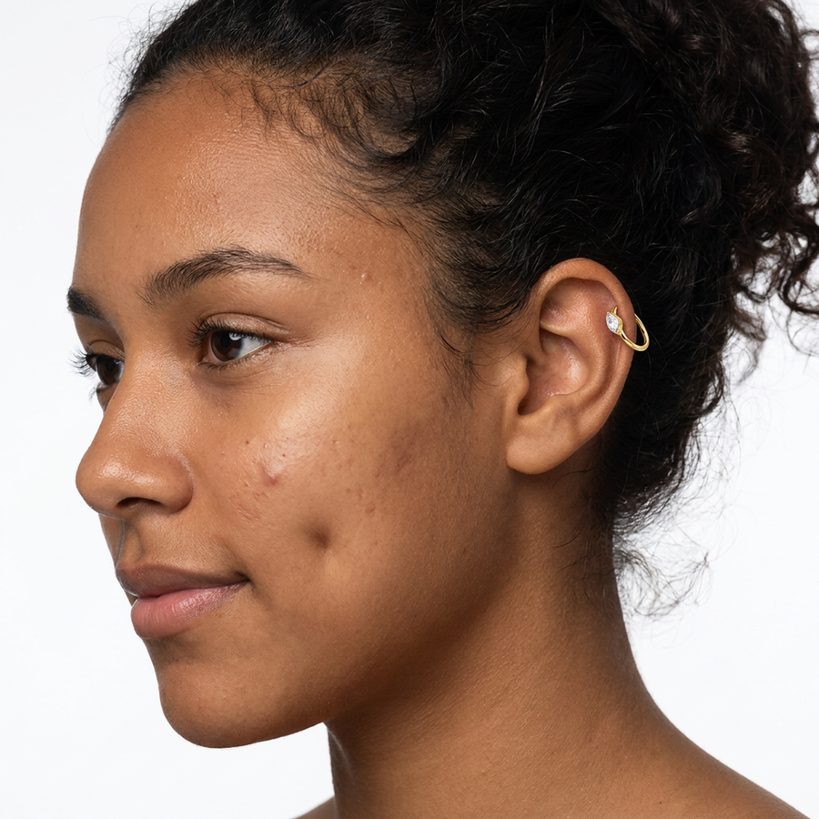 Piercing con zircone a goccia in Titanio G23 - Piercing per lobo, helix, tragus