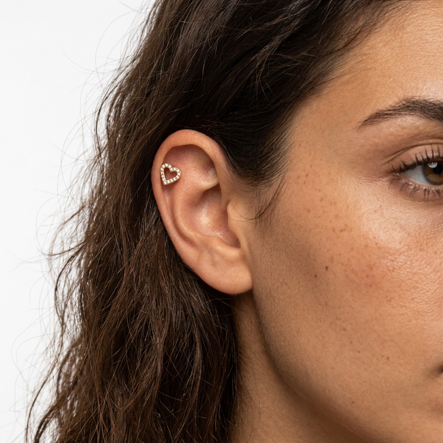 Piercing con cuore zirconato in Titanio F136 - Piercing per lobo, helix, forward helix, conch, flat, tragus