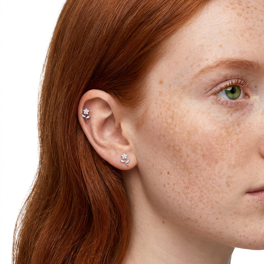 Piercing con fiore e zirconi in Titanio F136- Piercing per Lobo, helix, forward helix, conch, flat, tragus