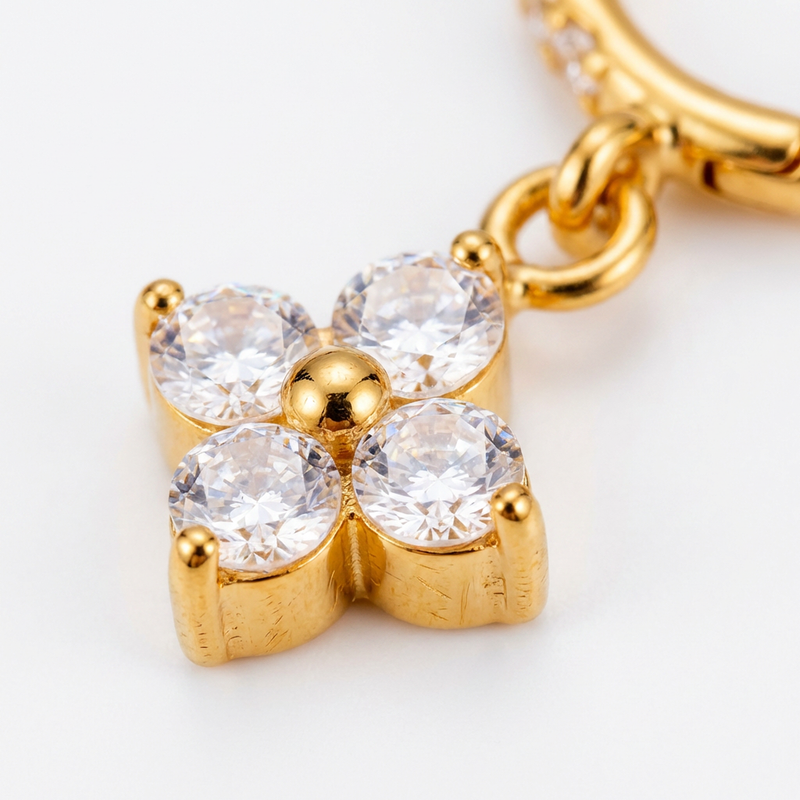 Cerchietto zirconato con fiore pendente in Titanio - Piercing per orecchio