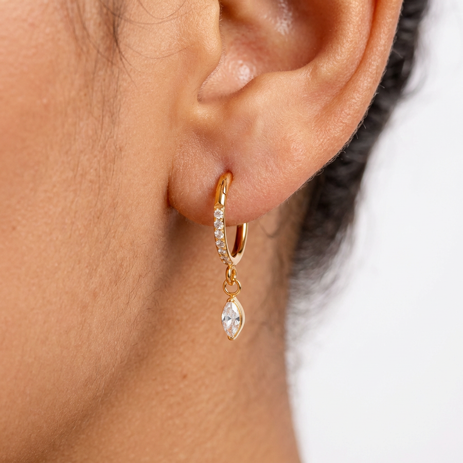 Cerchietto zirconato con goccia pendente in Titanio - Piercing per orecchio