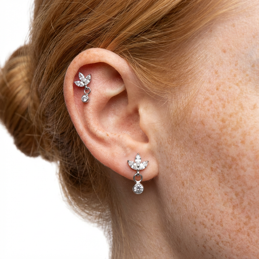 Piercing con zirconi e ciondolo in Titanio G23- Piercing per Lobo, helix, forward helix, conch, flat, tragus