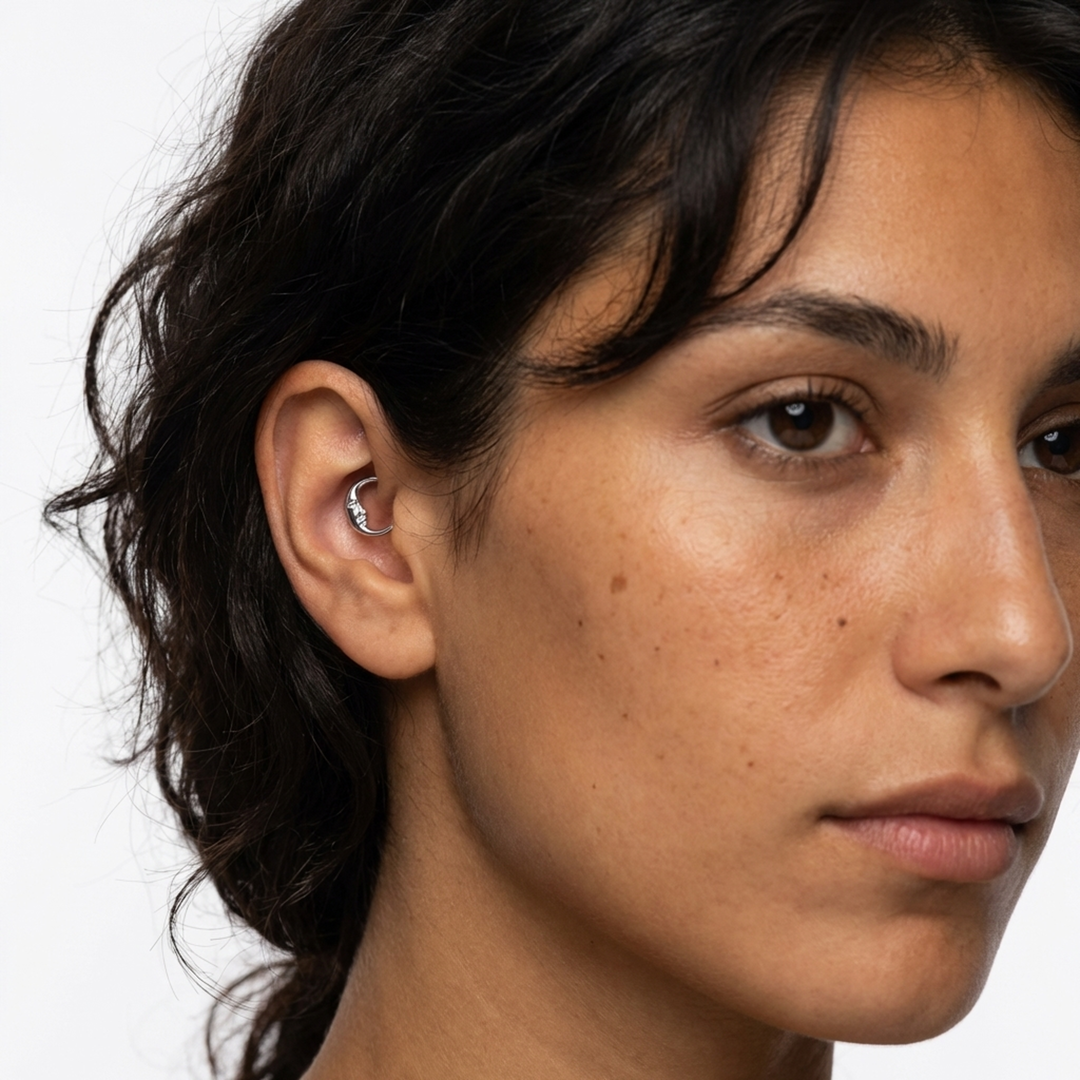 Piercing con mezza luna in Titanio G23 - Piercing per Lobo, helix, daith, septum