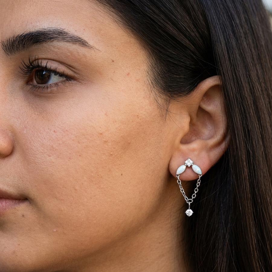 Piercing con zirconi e catenina in Titanio G23- Piercing per Lobo, helix, flat