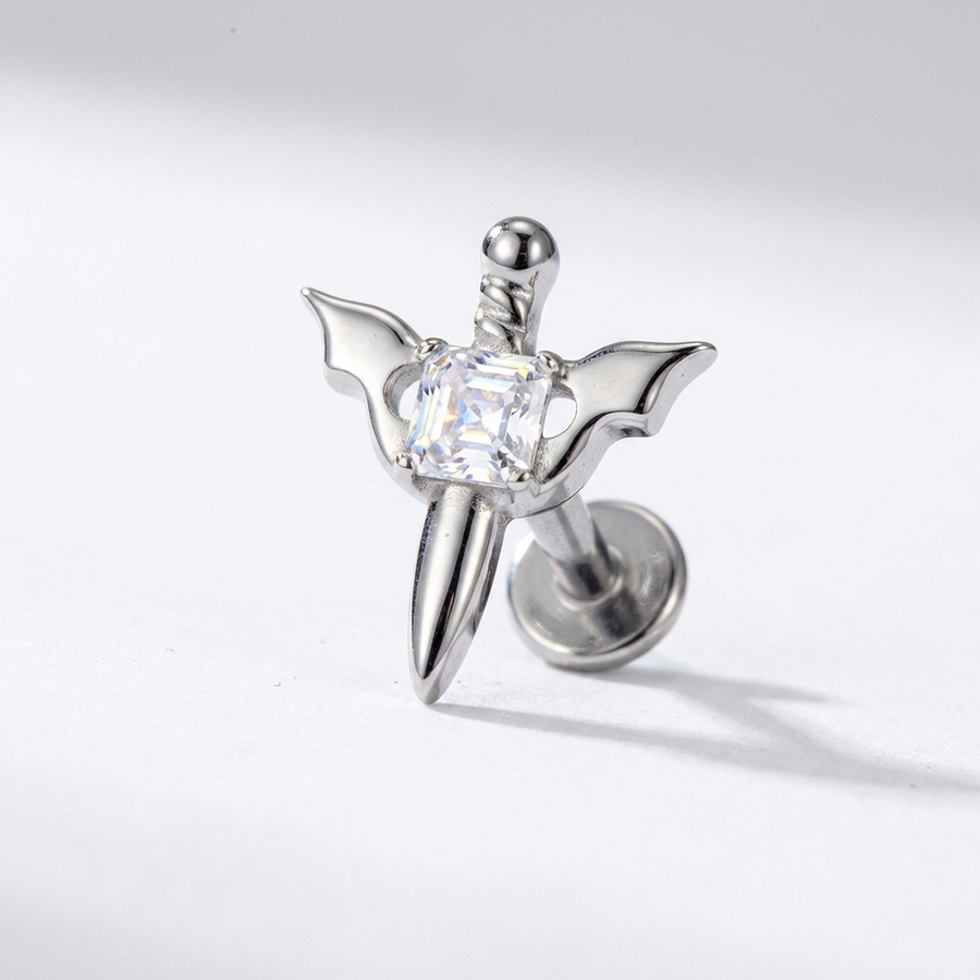 Piercing con spada e zirconi in Titanio G23- Piercing per Lobo, helix, forward helix, conch, flat, tragus