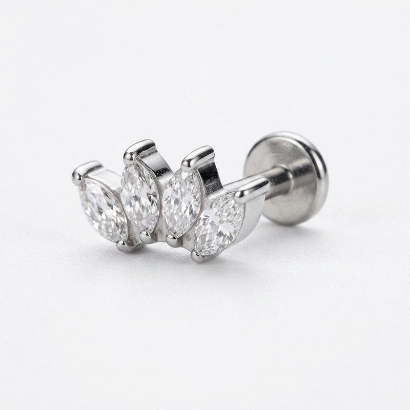 Piercing con quattro zirconi in Titanio G23- Piercing per Lobo, helix, forward helix, conch, flat, tragus