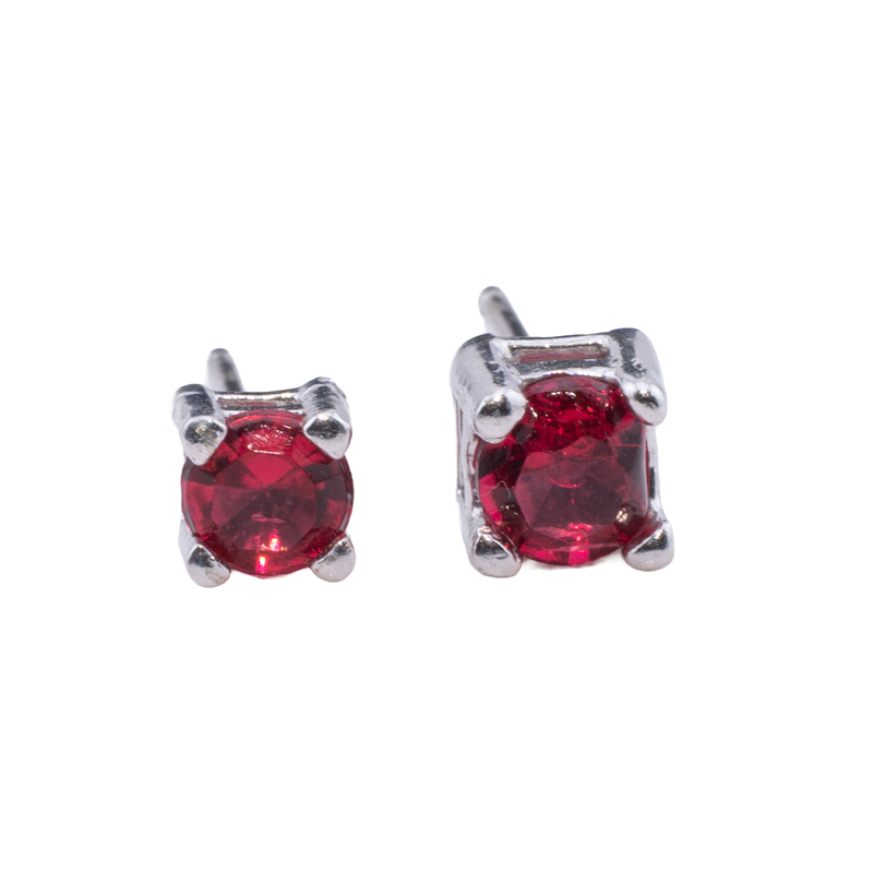ORECCHINO CON ZIRCONE ROSSO