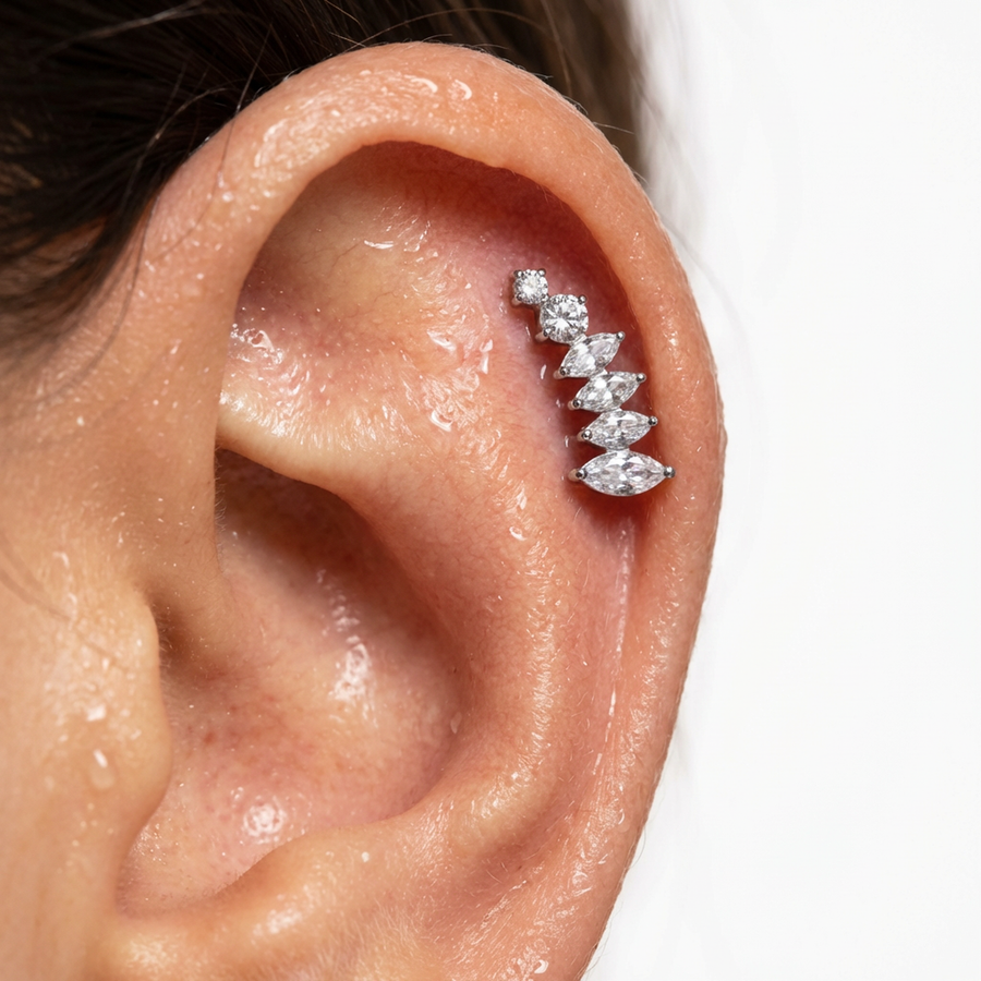 Barretta con sei zirconi in Titanio - Piercing per orecchio