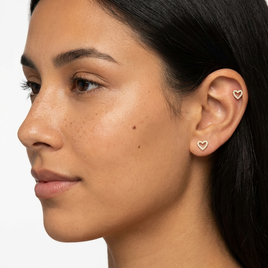 Barretta con cuore e zirconi in Titanio – Piercing per orecchio