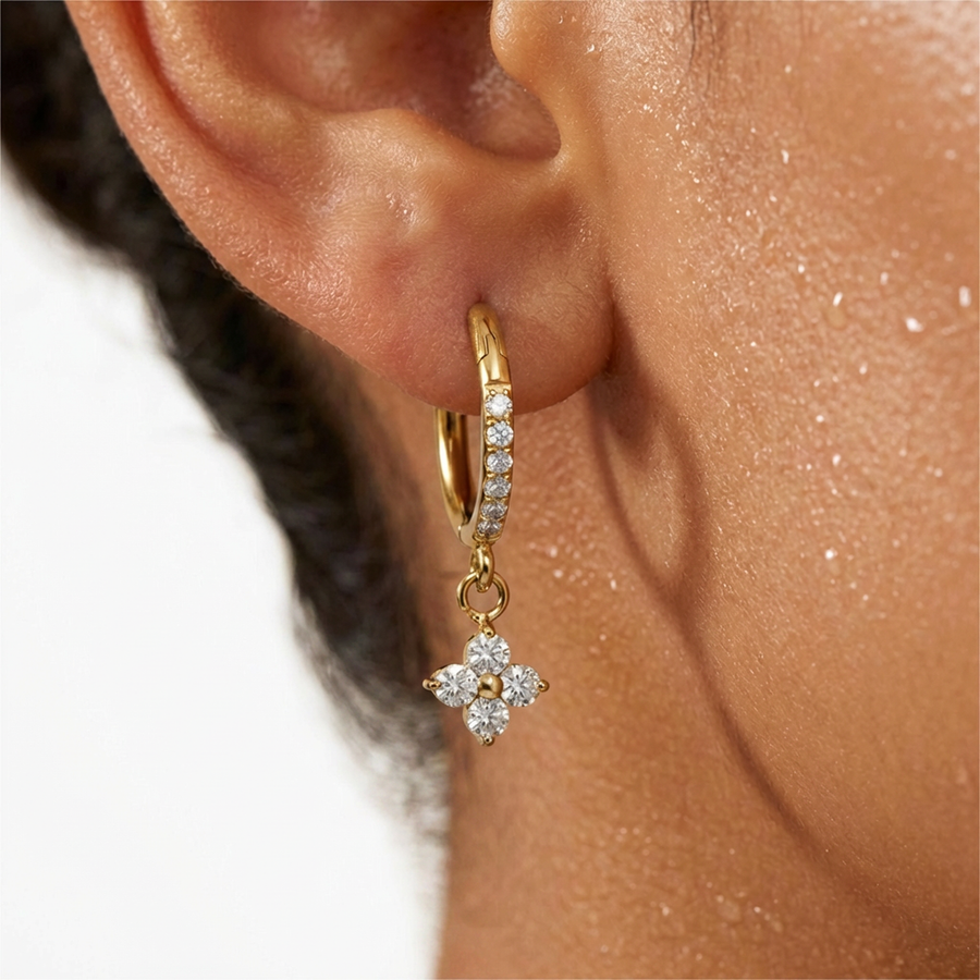 Cerchietto zirconato con fiore pendente in Titanio - Piercing per orecchio