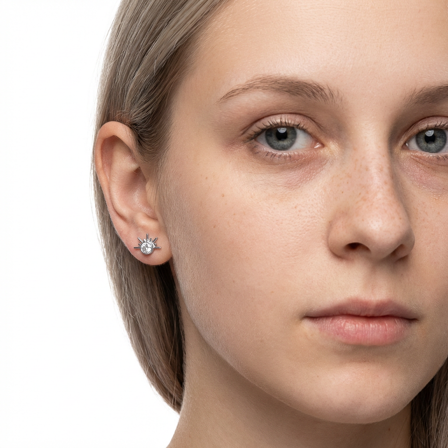 Piercing con sole e zircone in Titanio G23 - Piercing per lobo, helix, forward helix, conch, flat, tragus