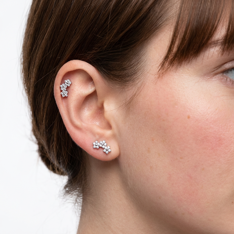 Piercing con fiori di zirconi in Titanio G23- Piercing per Lobo, helix, forward helix, conch, flat, tragus