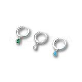 Orecchino in Argento 925 con chiusura clicker con ciondolo a goccia con zirconi colorati.