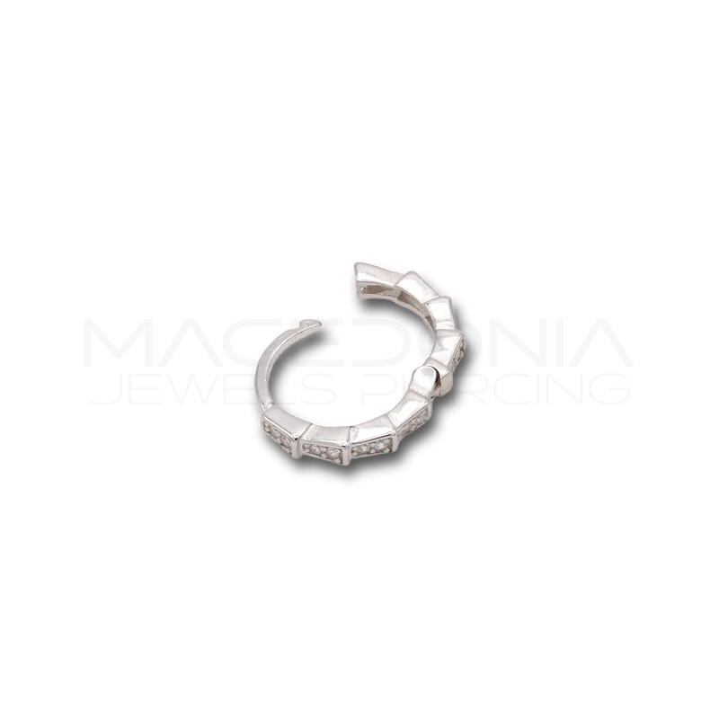 Orecchino in argento 925 a forma di scaglie con zirconi