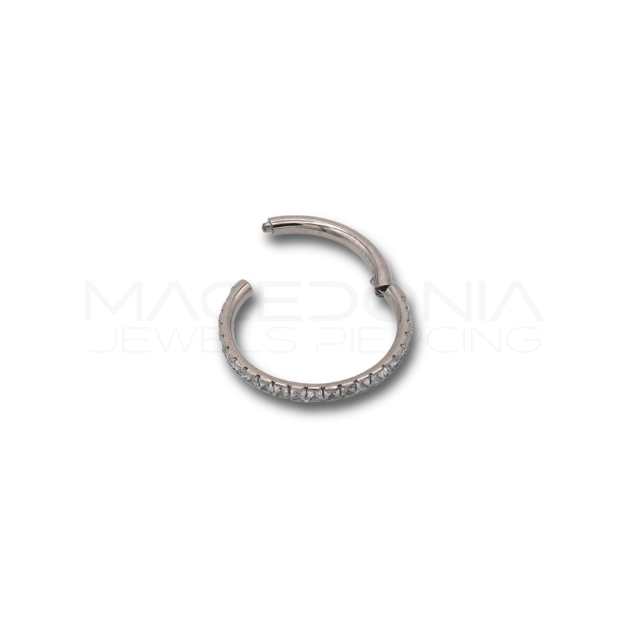 Piercing clicker in titanio F136 con zirconi incastonati