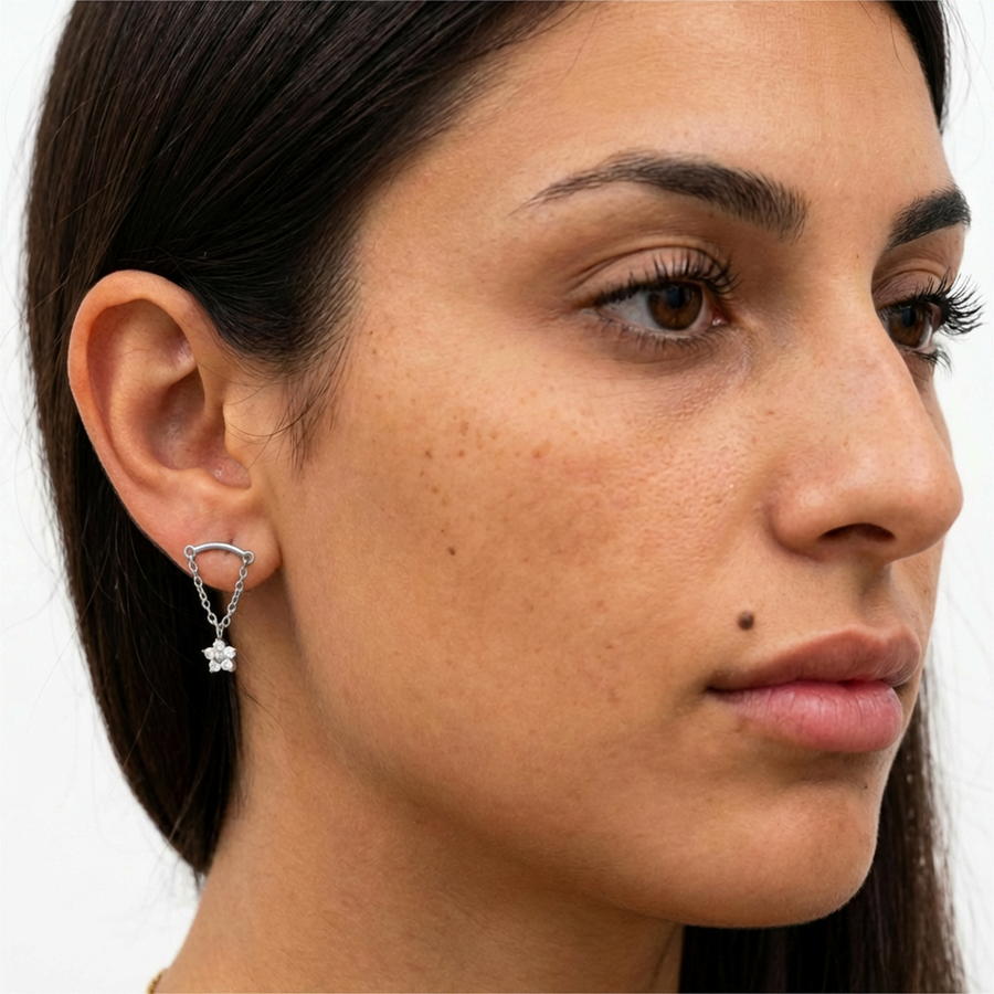 Barretta con fiore pendente in Titanio - Piercing per orecchio