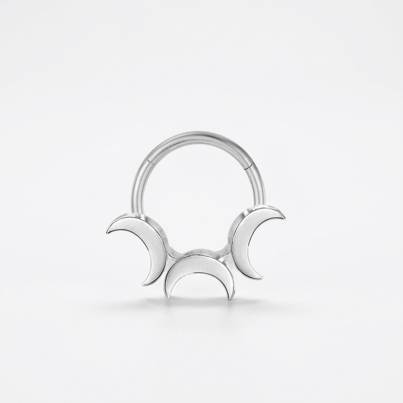 Piercing con tre mezze lune  in Titanio G23 - Piercing per Lobo, helix, daith, septum