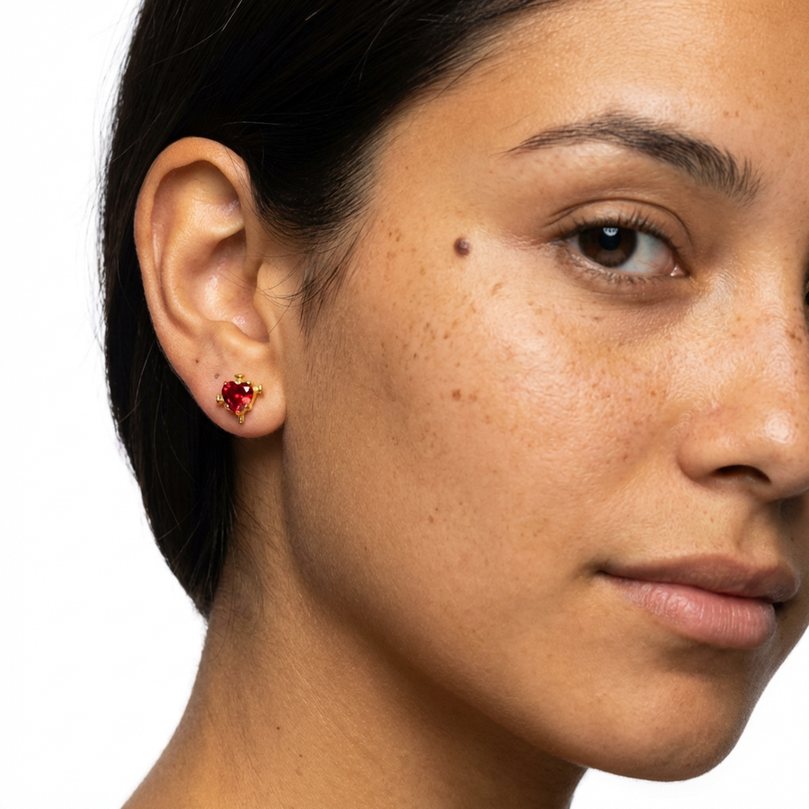 Piercing con zircone a cuore rosso in Titanio G23- Piercing per Lobo, helix, forward helix, conch, flat, tragus