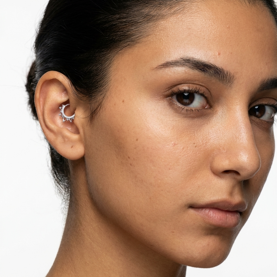 Piercing con zirconi e coroncina in Titanio G23 - Piercing per Lobo, helix, daith, septum