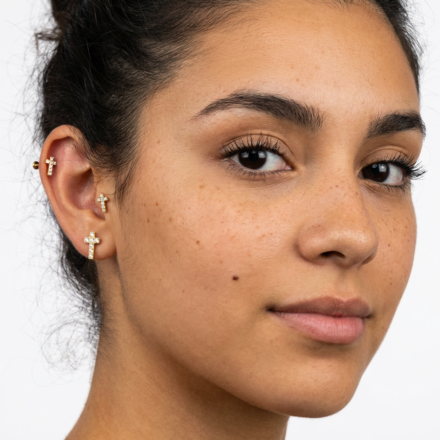 Piercing con croce di zirconi in Titanio G23- Piercing per Lobo, helix, forward helix, conch, flat, tragus
