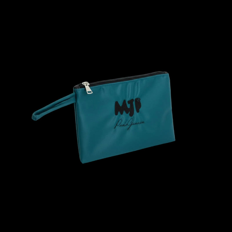 Pochette Zaffiro Idrorepellente MJP con Firma Paolo Giausa – Eleganza e Stile Iconico
