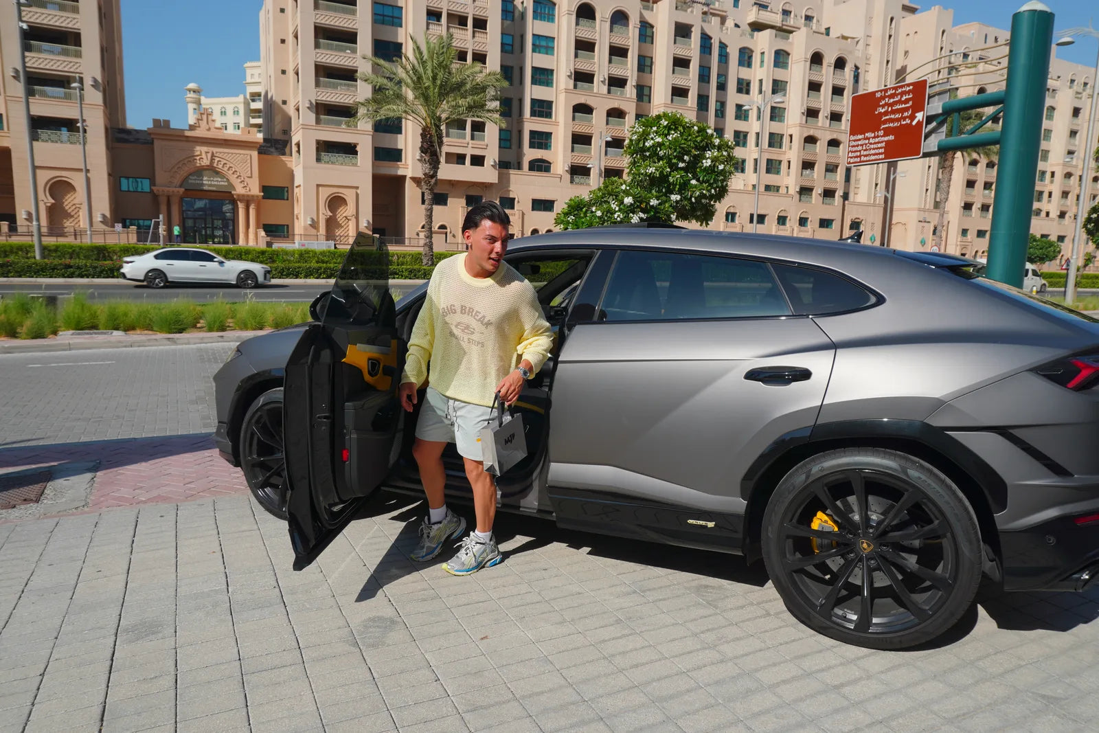 Shooting Dubai
